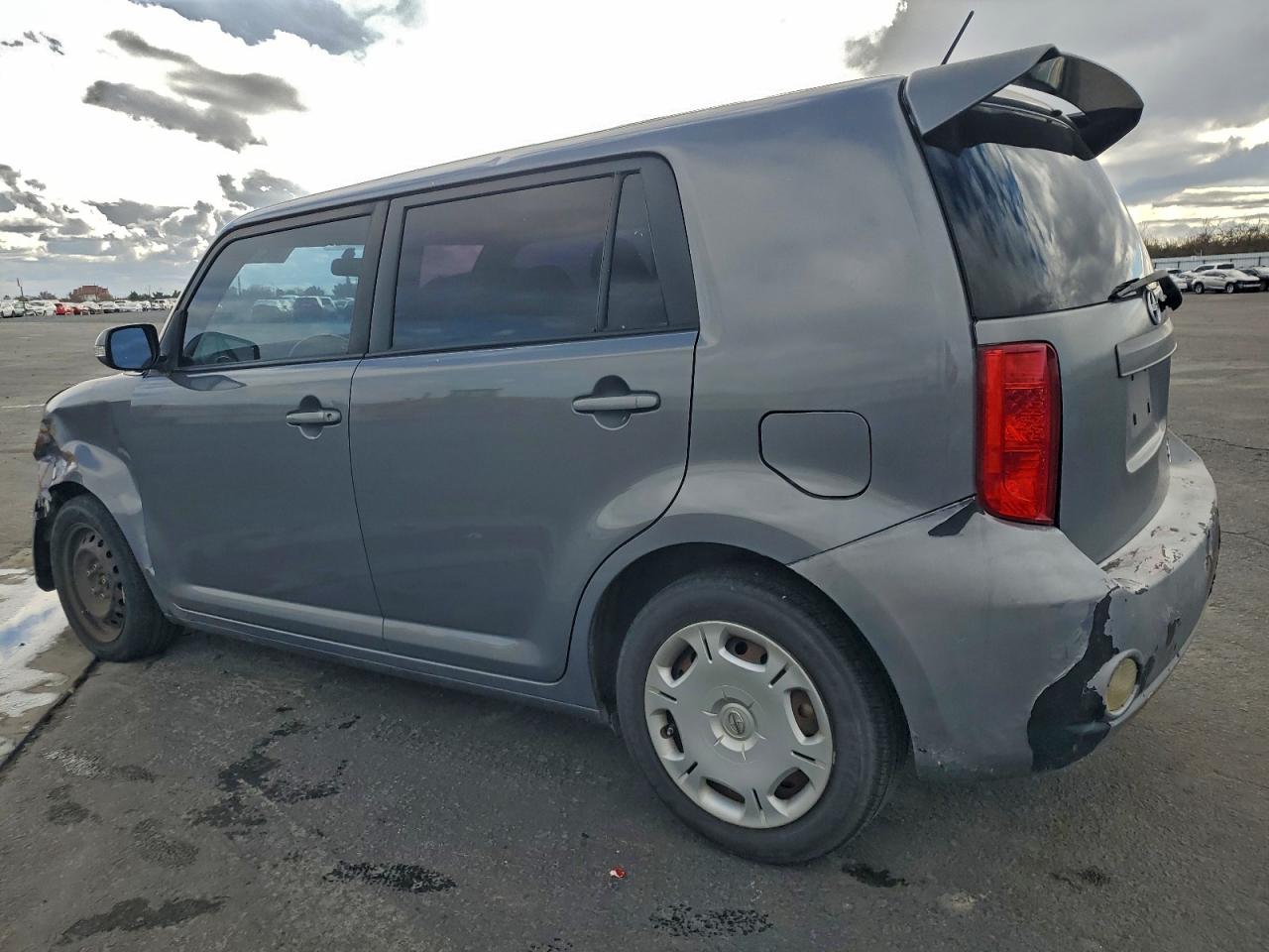2009 TOYOTA SCION XB photo 2