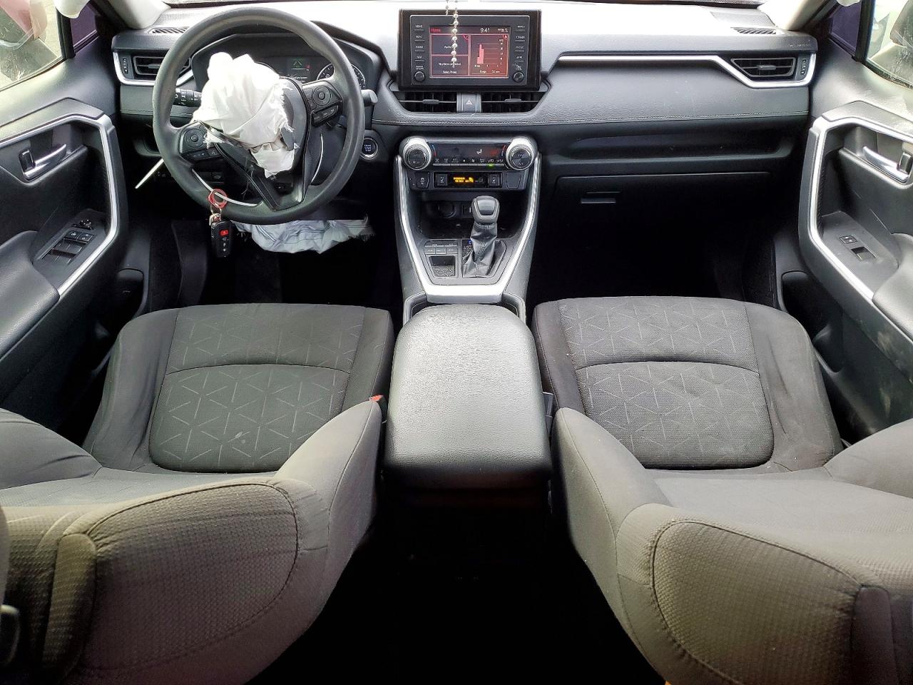2019 TOYOTA RAV4 XLE photo 8
