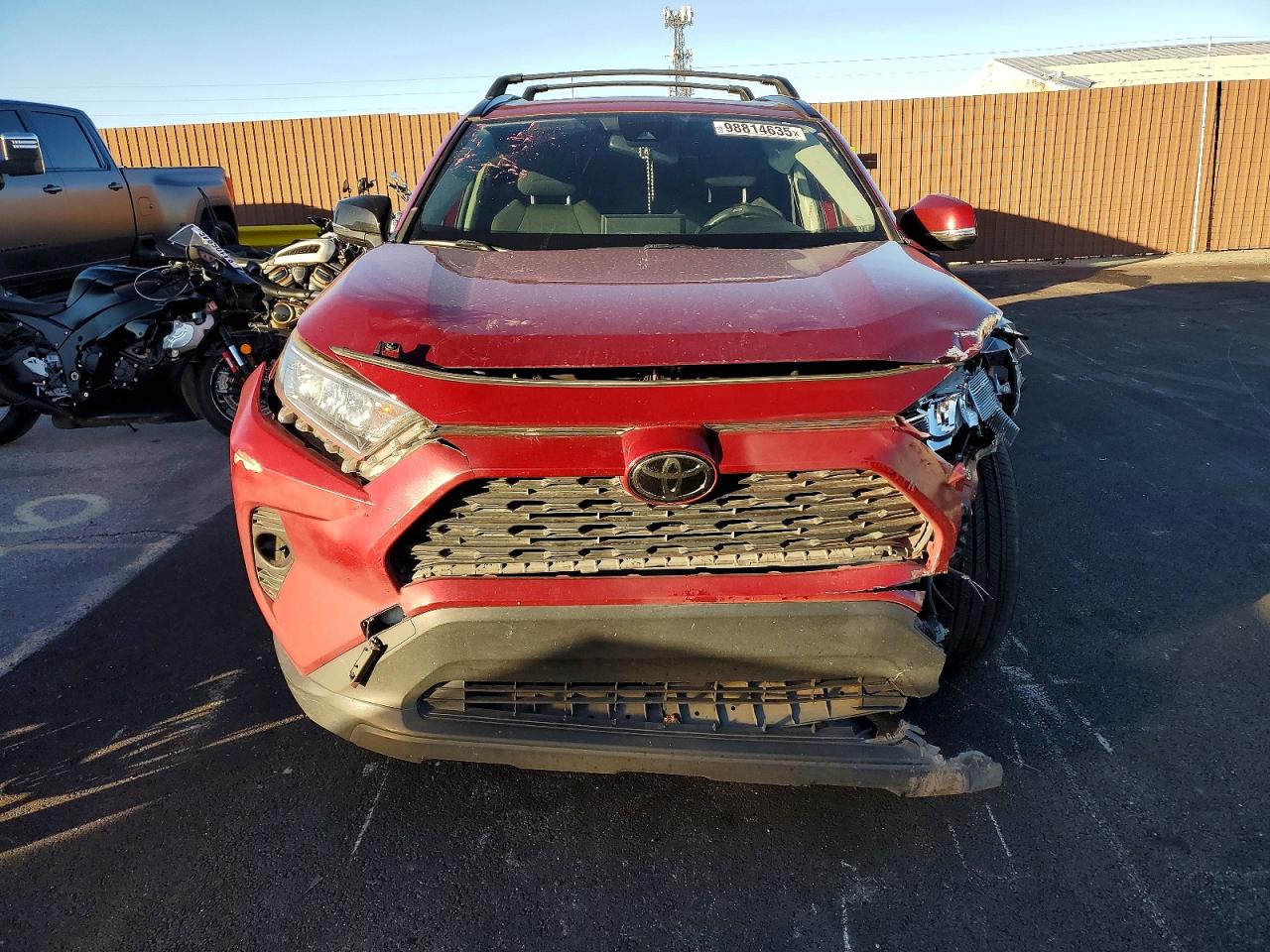 2019 TOYOTA RAV4 XLE photo 5