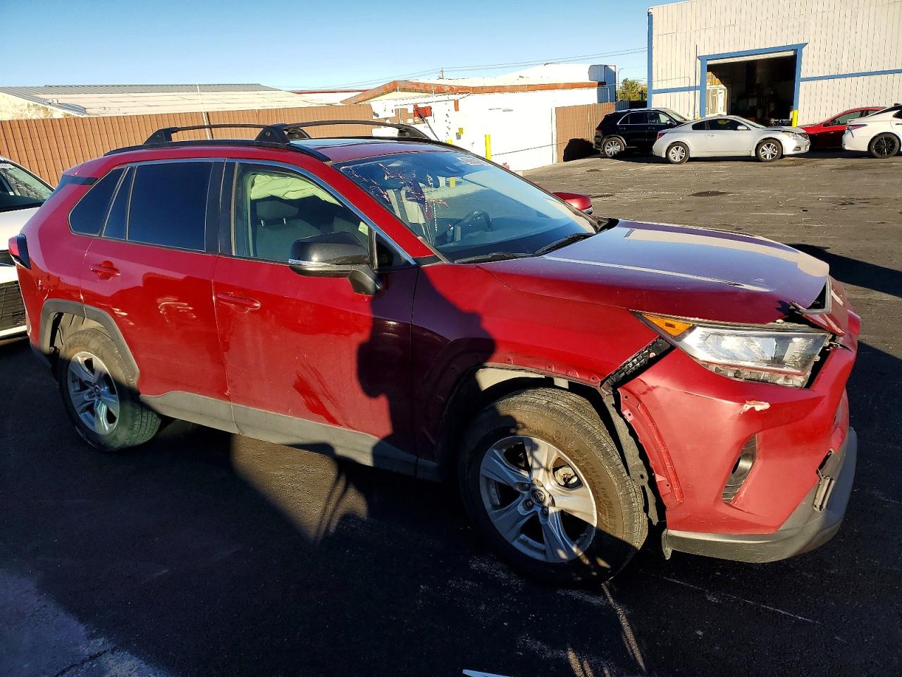 2019 TOYOTA RAV4 XLE photo 4