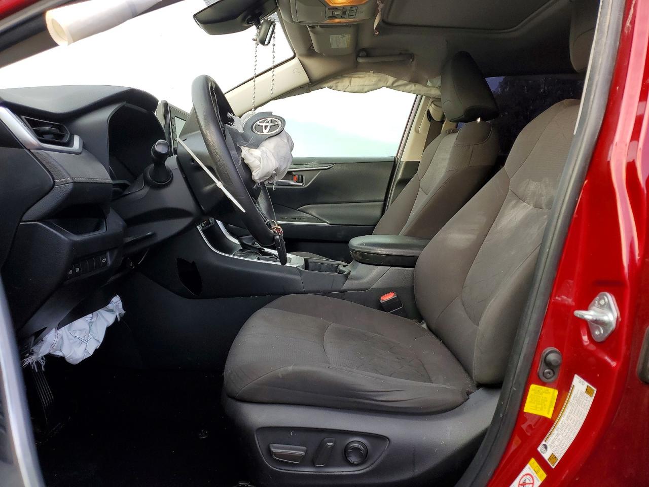 2019 TOYOTA RAV4 XLE photo 7
