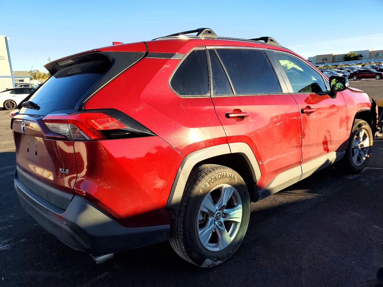 2019 TOYOTA RAV4 XLE photo 3