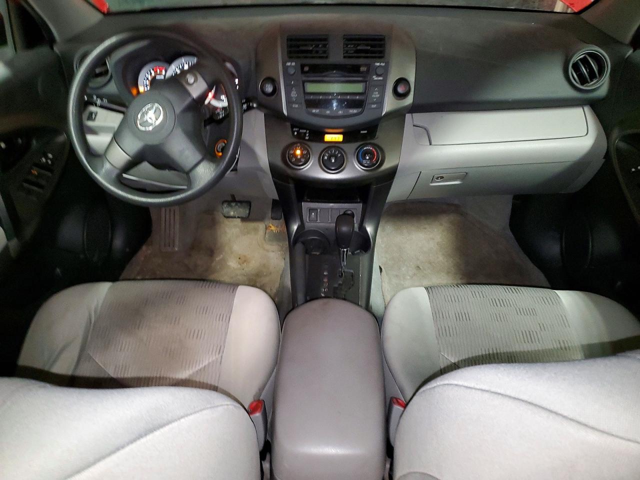 2011 TOYOTA RAV4 photo 8