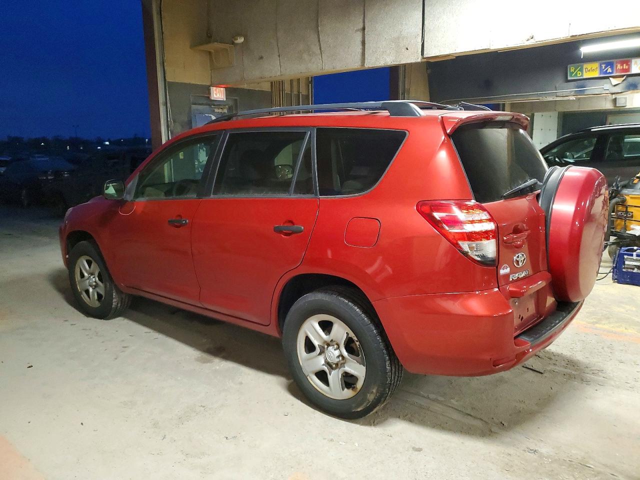 2011 TOYOTA RAV4 photo 2