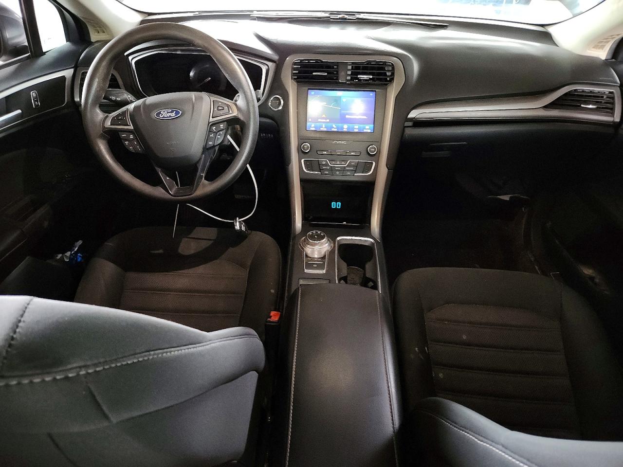 2020 FORD FUSION SE photo 8