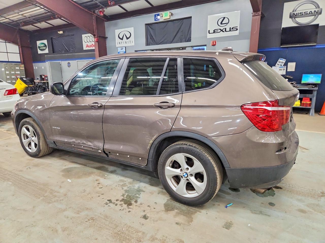 2011 BMW X3 XDRIVE28I photo 2
