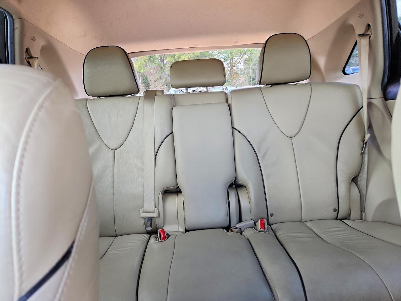 2011 TOYOTA VENZA photo 19
