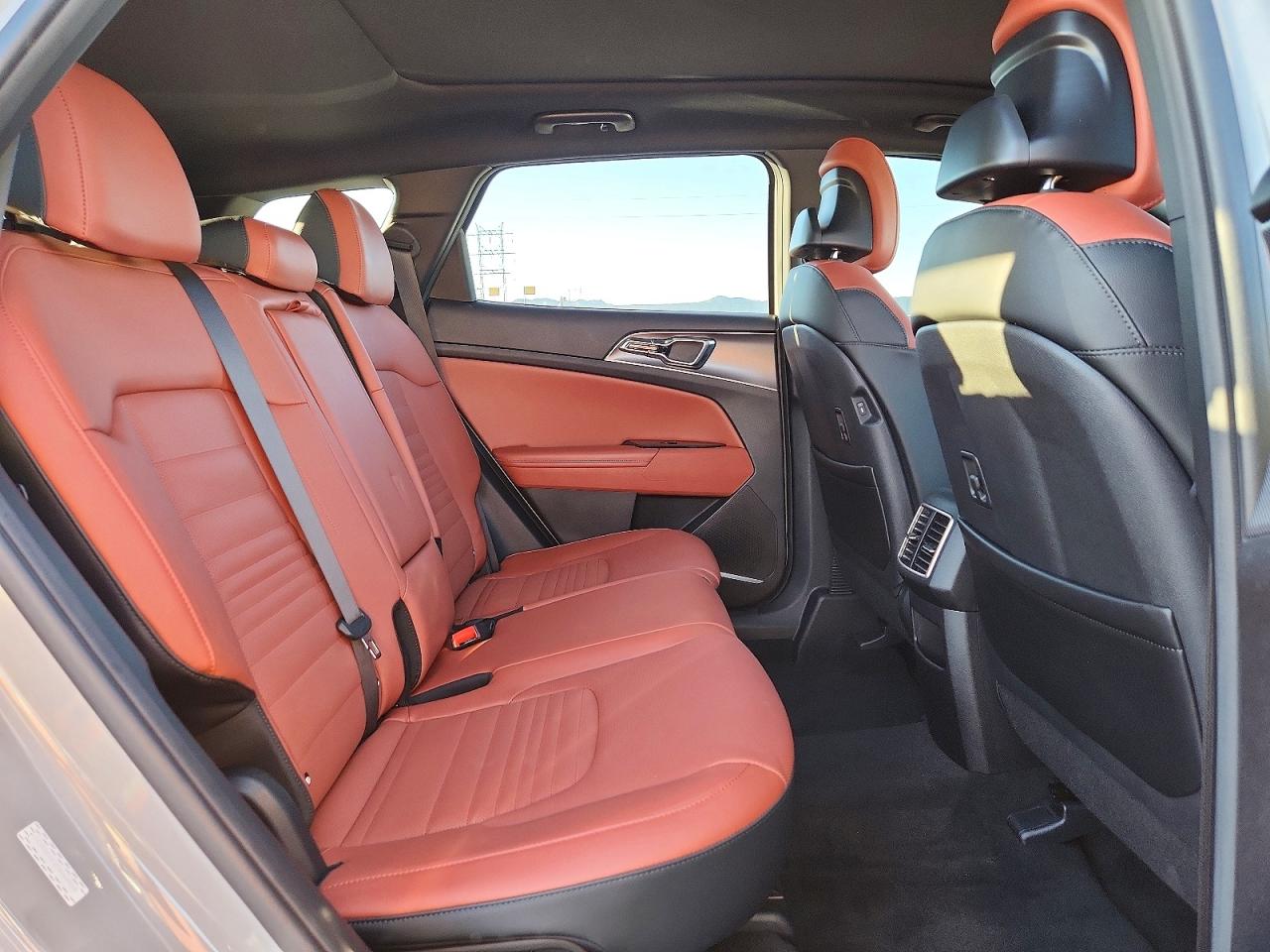 2023 KIA SPORTAGE SX PRESTIGE photo 11