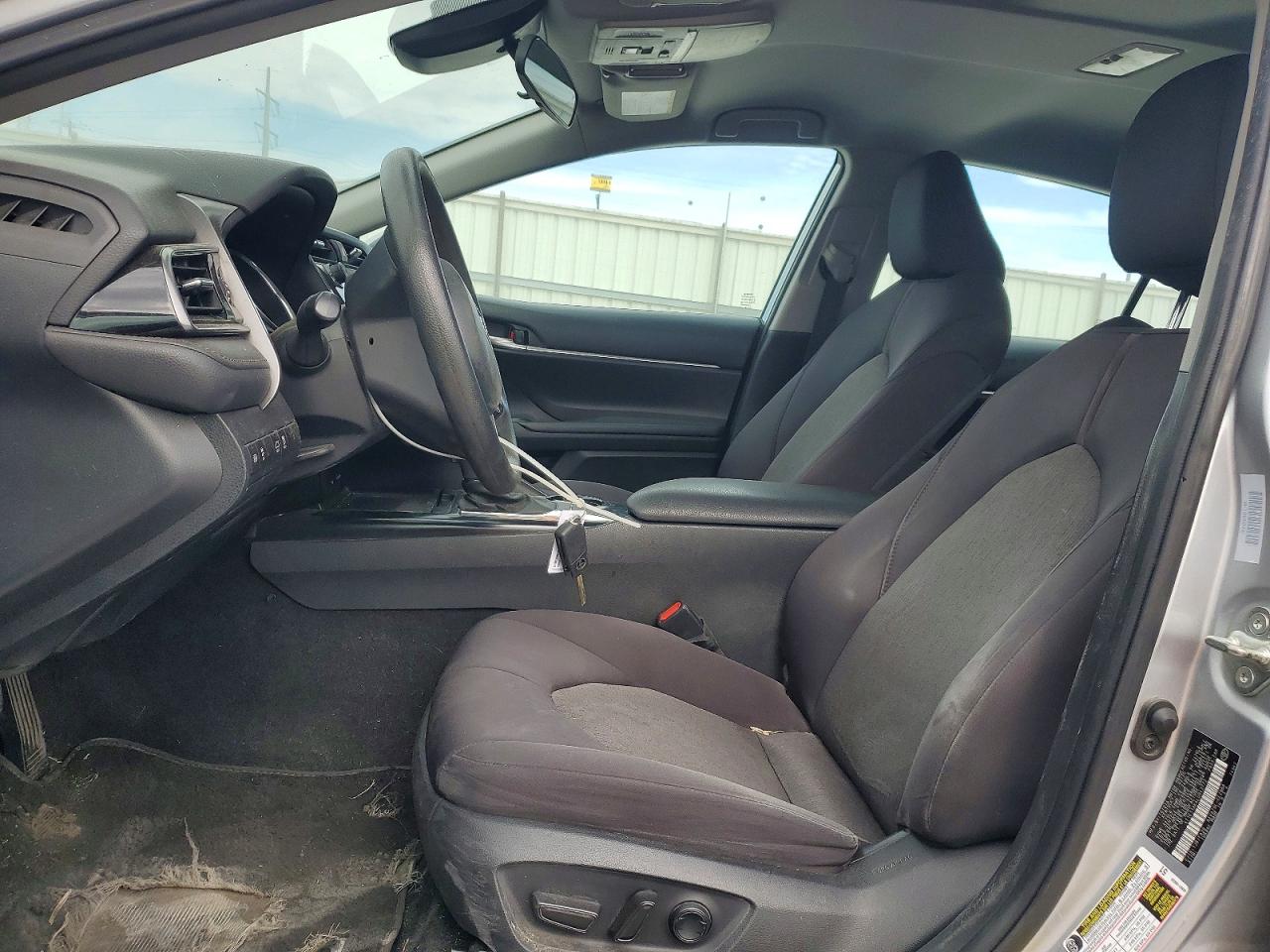 2020 TOYOTA CAMRY LE photo 7