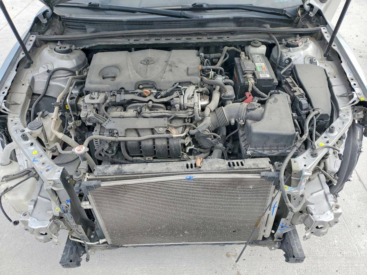 2020 TOYOTA CAMRY LE photo 11