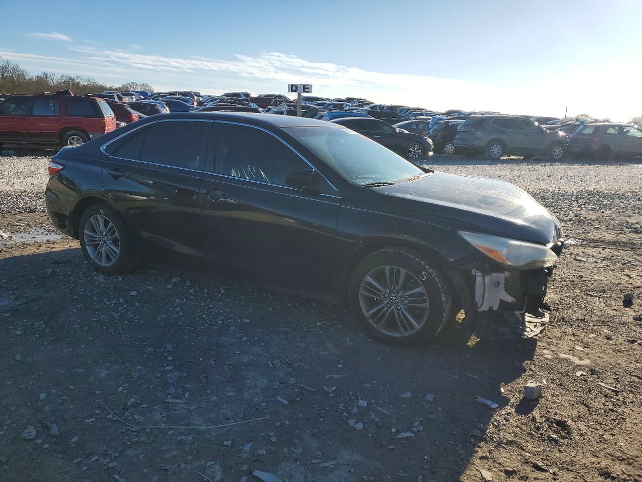 2017 TOYOTA CAMRY LE photo 4