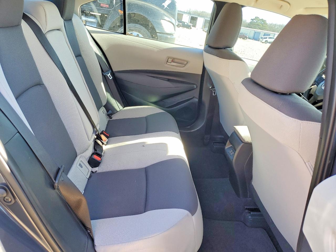2025 TOYOTA COROLLA LE photo 10