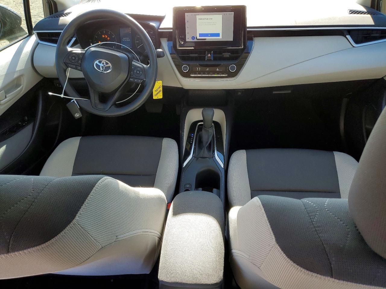 2025 TOYOTA COROLLA LE photo 8