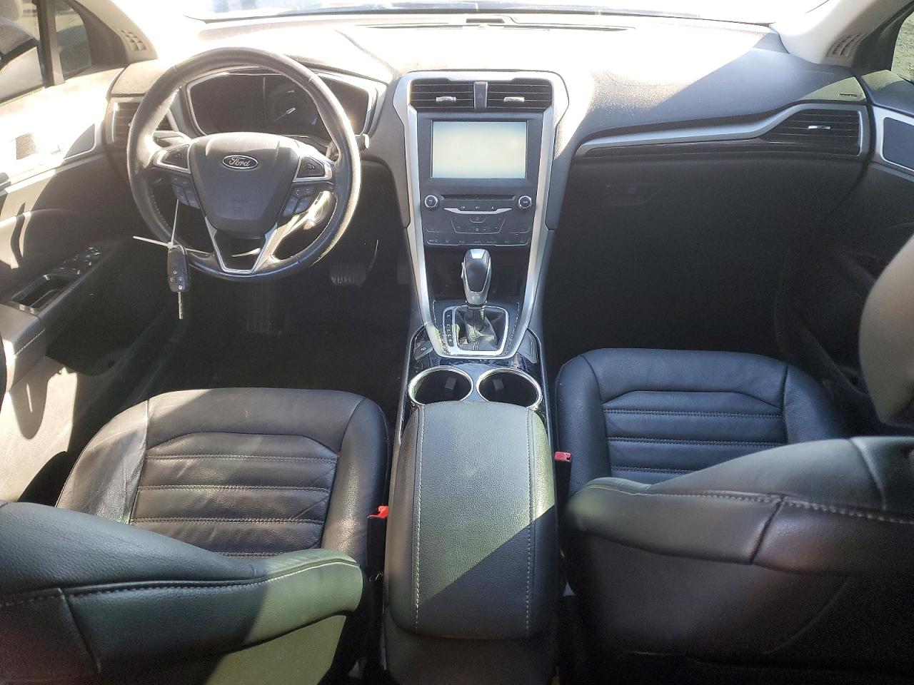 2014 FORD FUSION SE photo 8