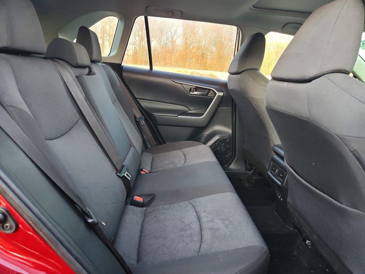 2019 TOYOTA RAV4 XLE photo 11