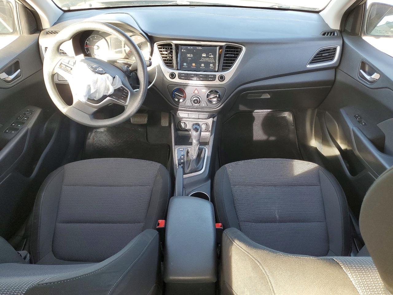 2019 HYUNDAI ACCENT SE photo 8