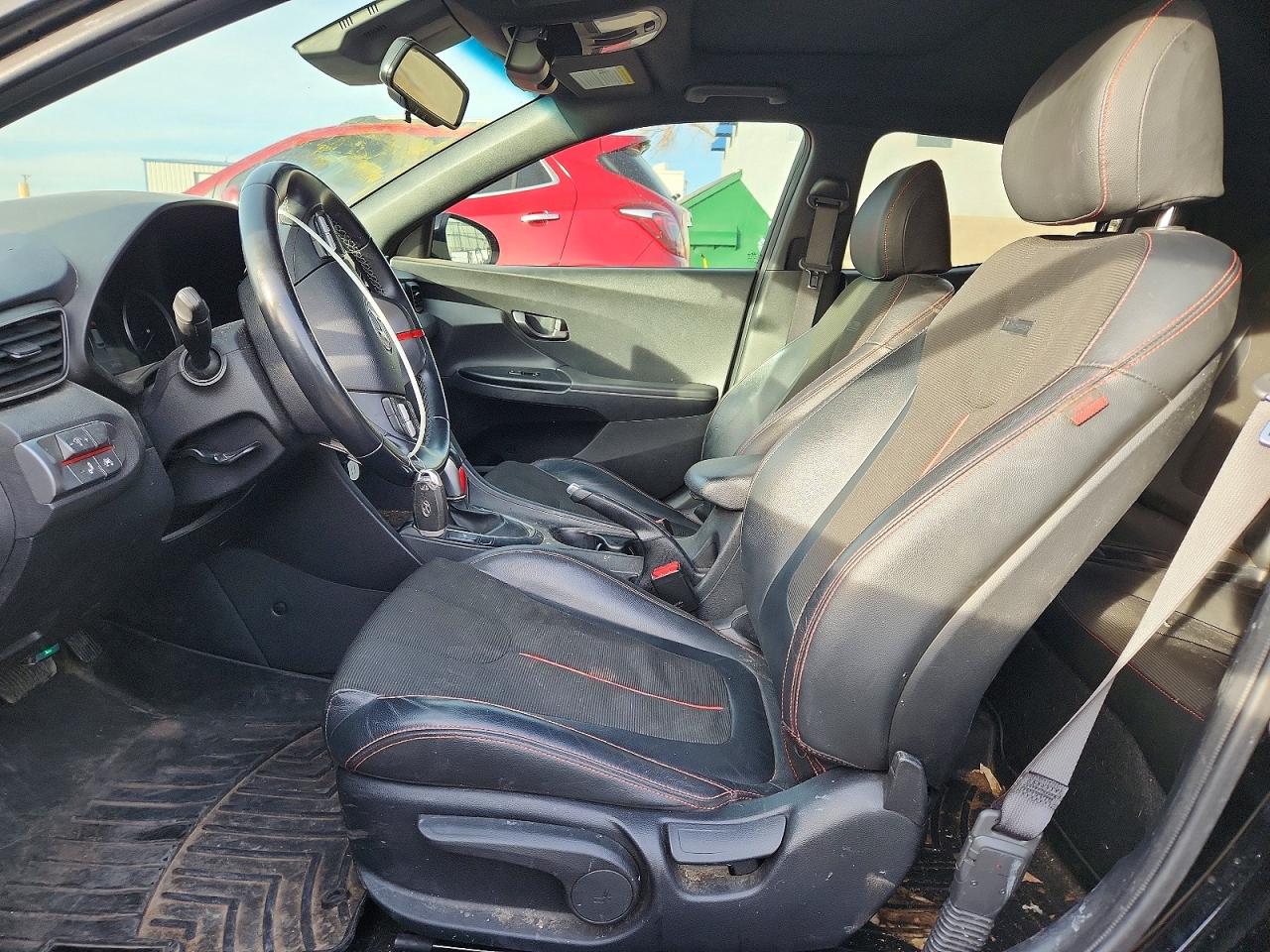 2019 HYUNDAI VELOSTER BASE photo 7
