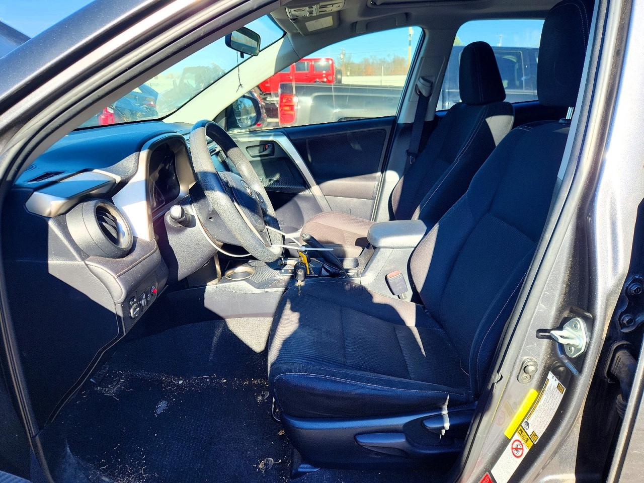 2013 TOYOTA RAV4 XLE photo 13