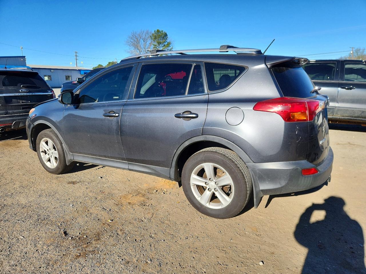 2013 TOYOTA RAV4 XLE photo 3