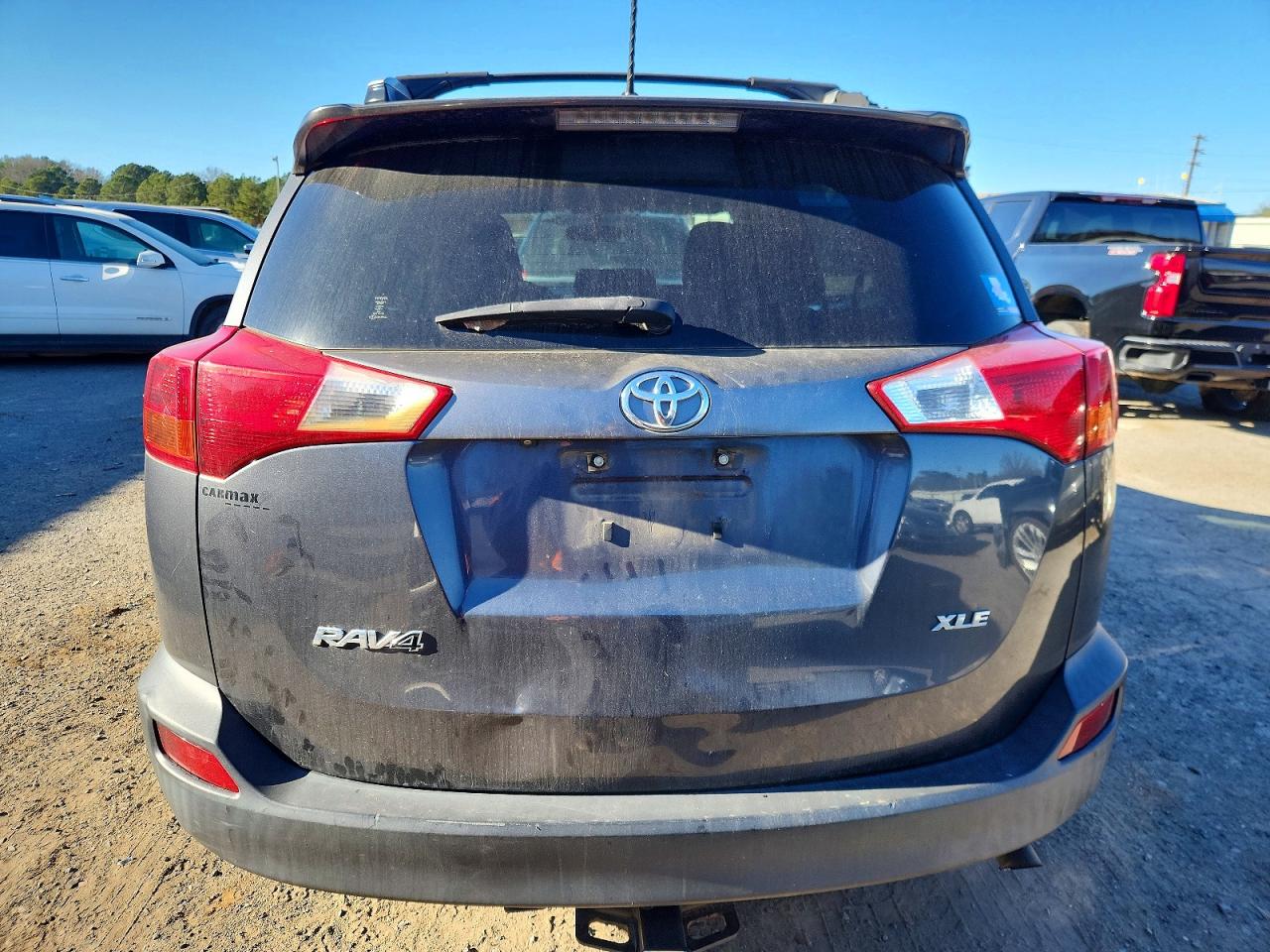2013 TOYOTA RAV4 XLE photo 11