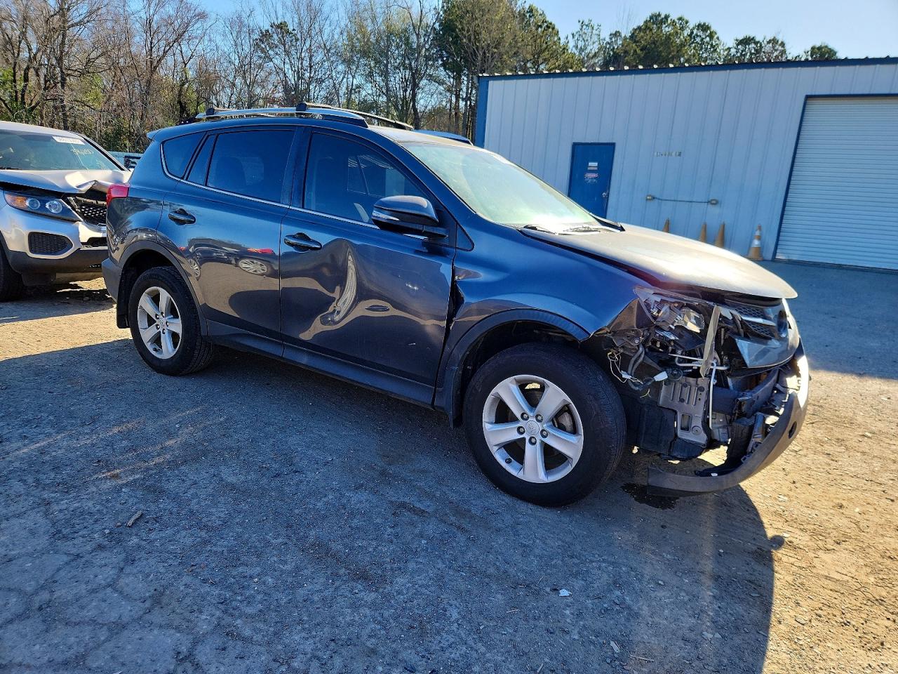 2013 TOYOTA RAV4 XLE photo 7