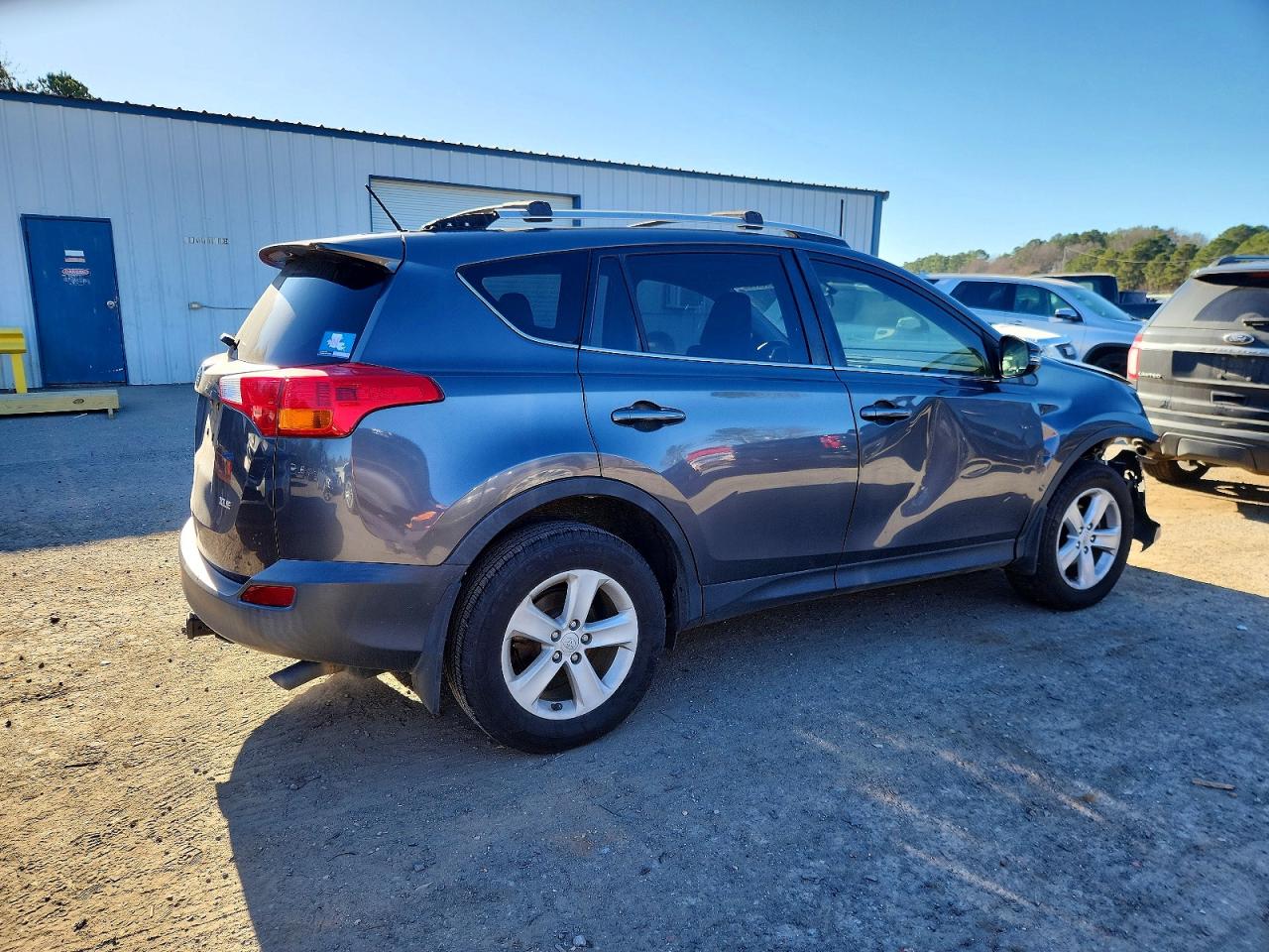 2013 TOYOTA RAV4 XLE photo 5