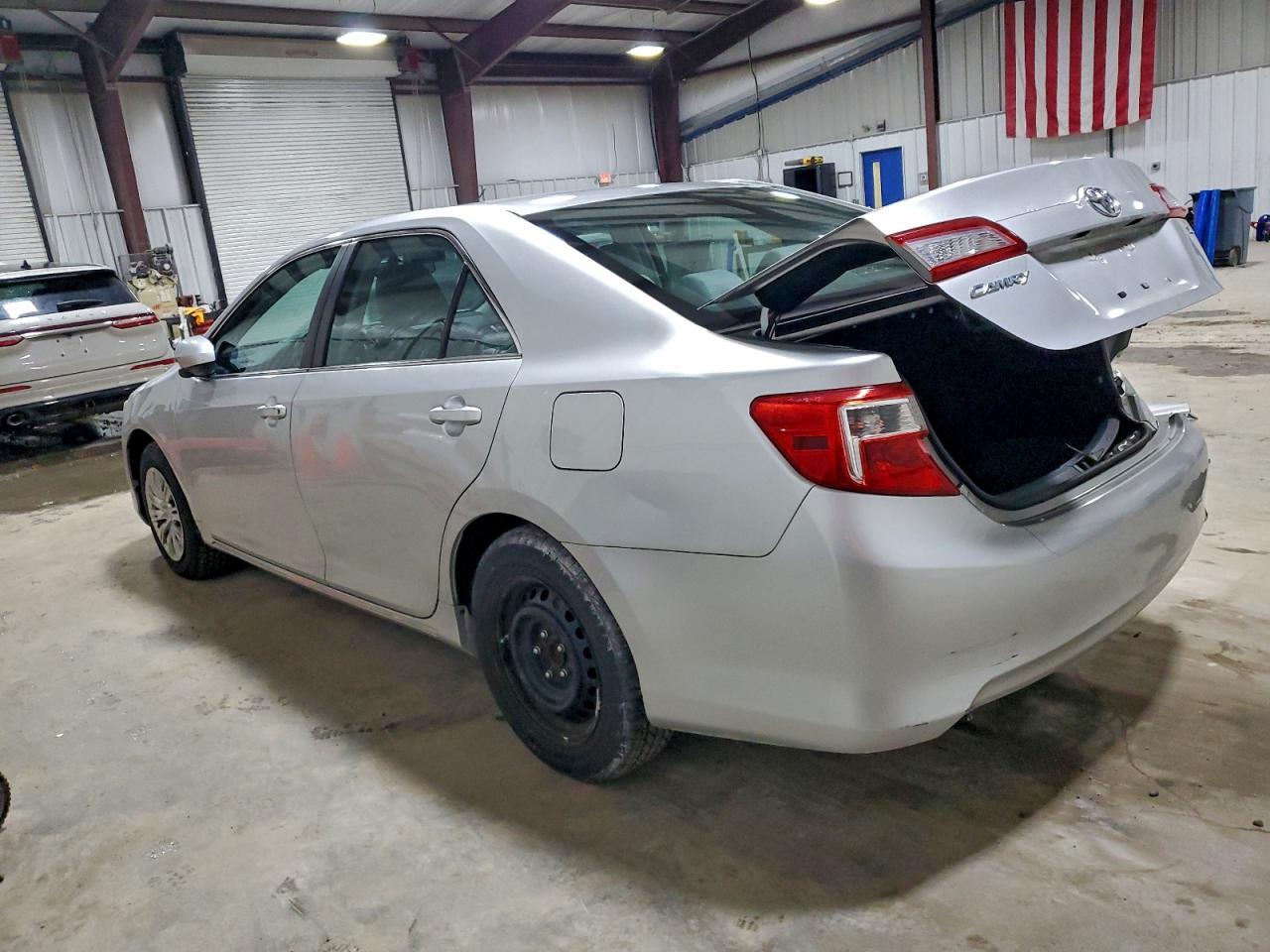 2013 TOYOTA CAMRY L photo 2