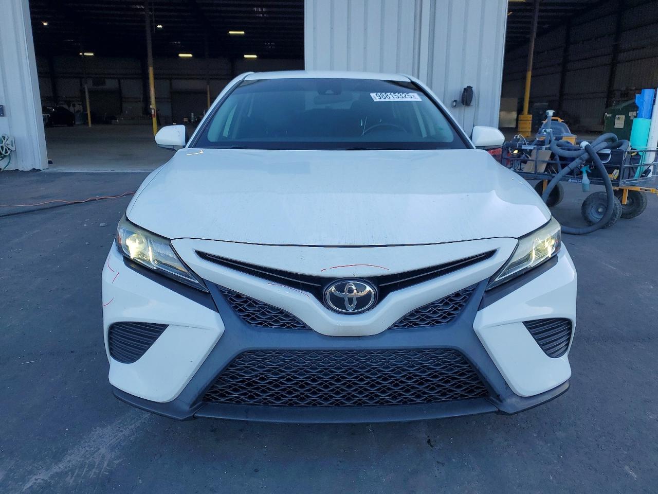 2019 TOYOTA CAMRY photo 5