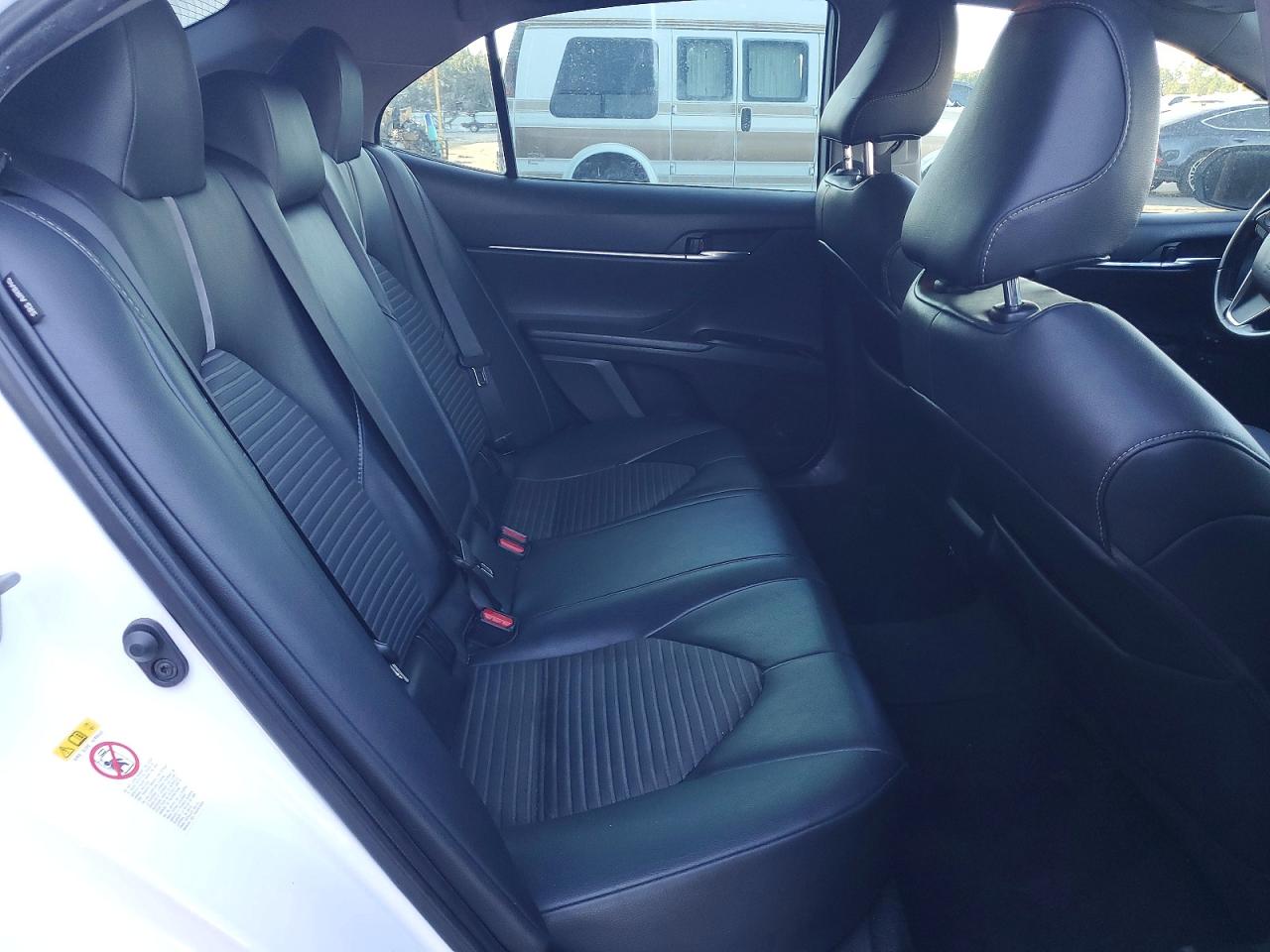 2019 TOYOTA CAMRY photo 10