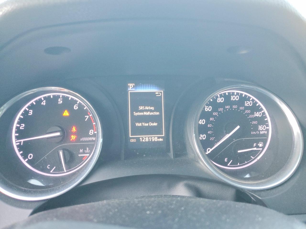 2019 TOYOTA CAMRY photo 9