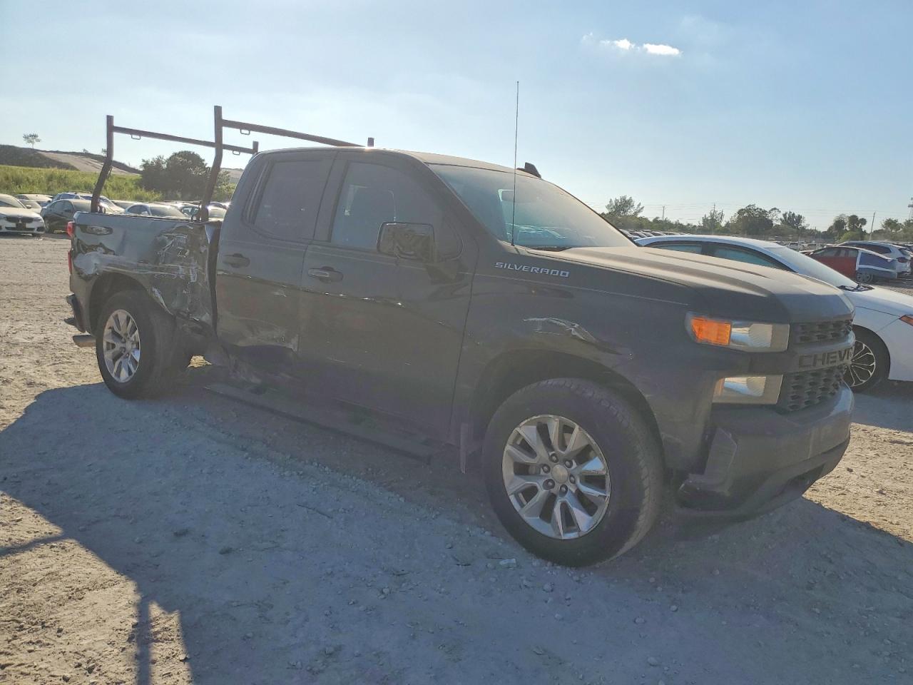 2019 CHEVROLET SILVERADO C1500 CUSTOM photo 4