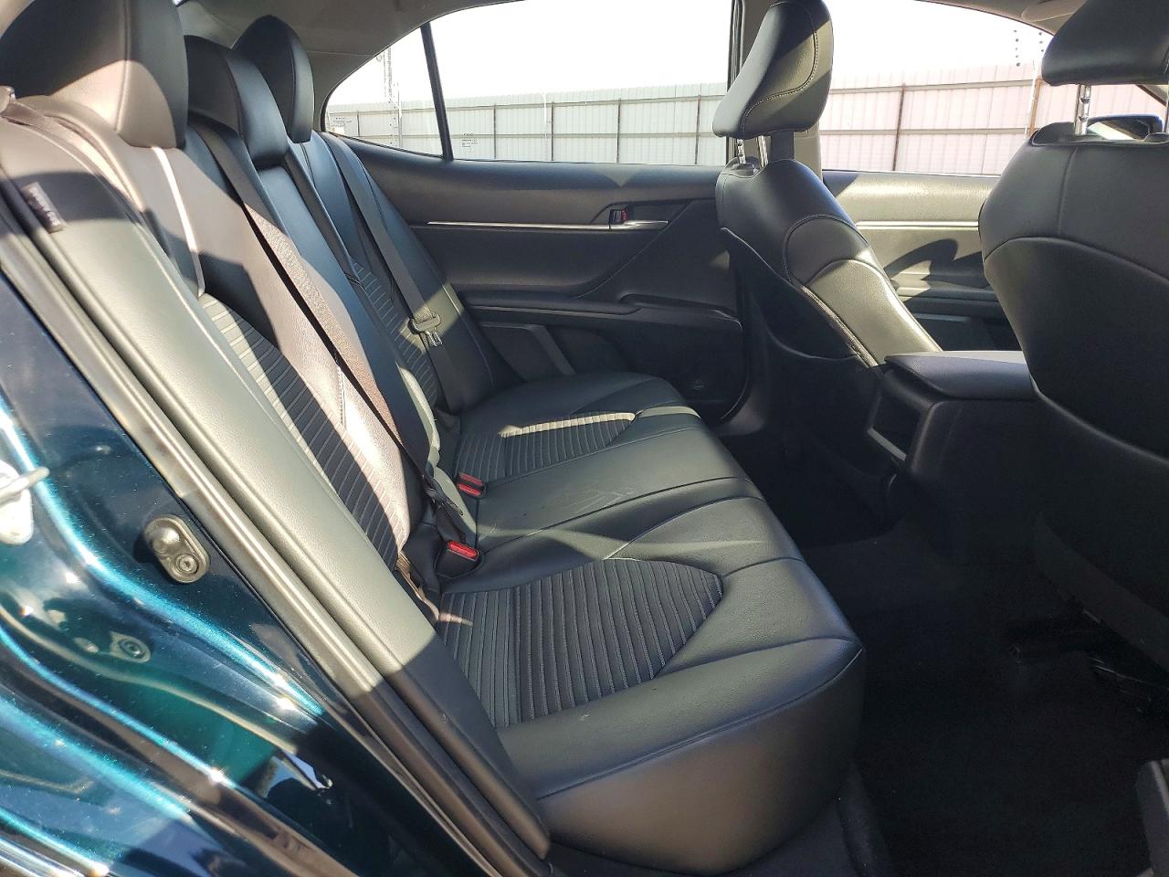 2021 TOYOTA CAMRY SE photo 19