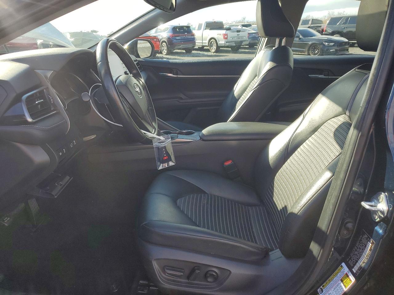 2021 TOYOTA CAMRY SE photo 13