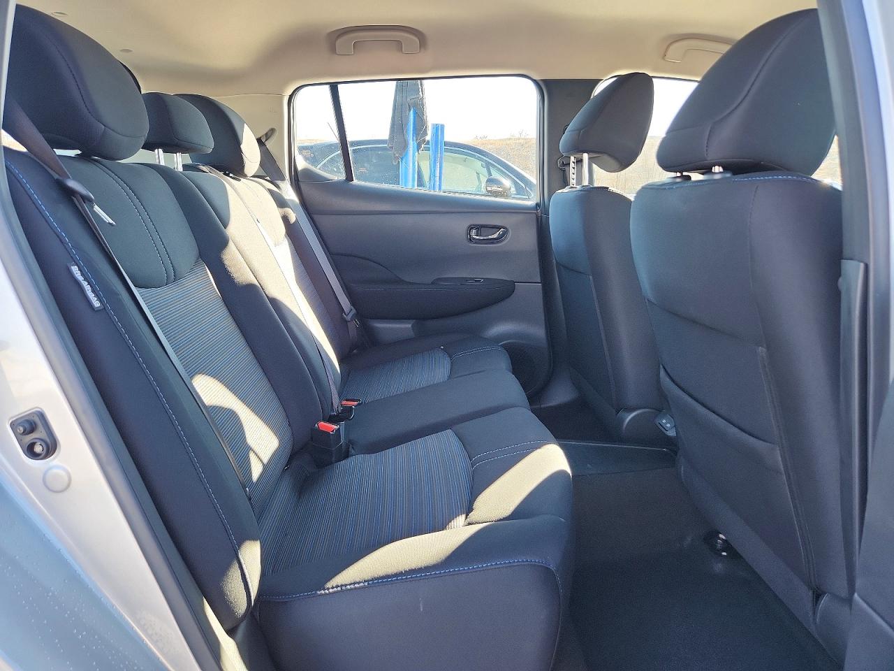 2025 NISSAN LEAF S photo 19