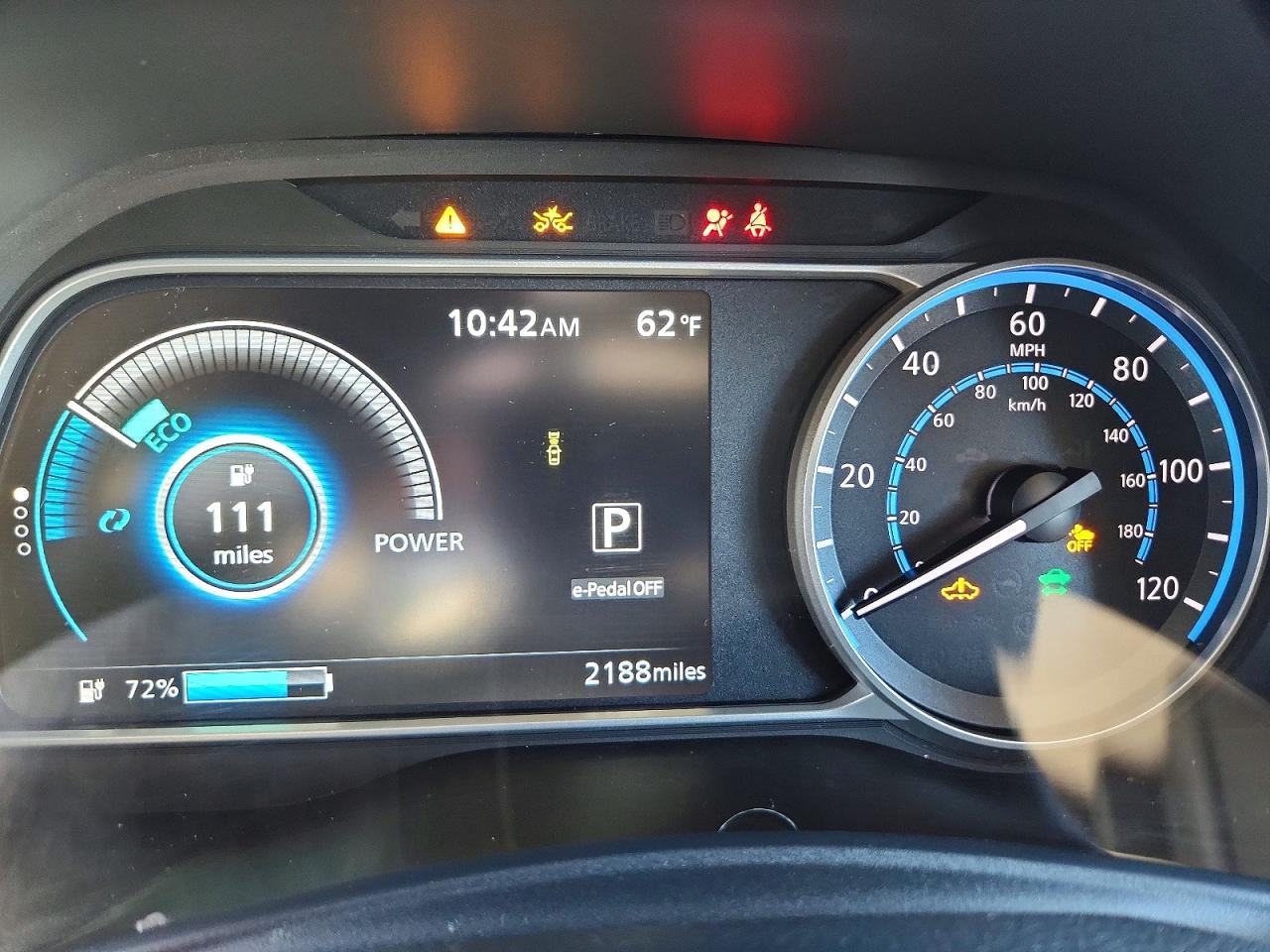 2025 NISSAN LEAF S photo 17