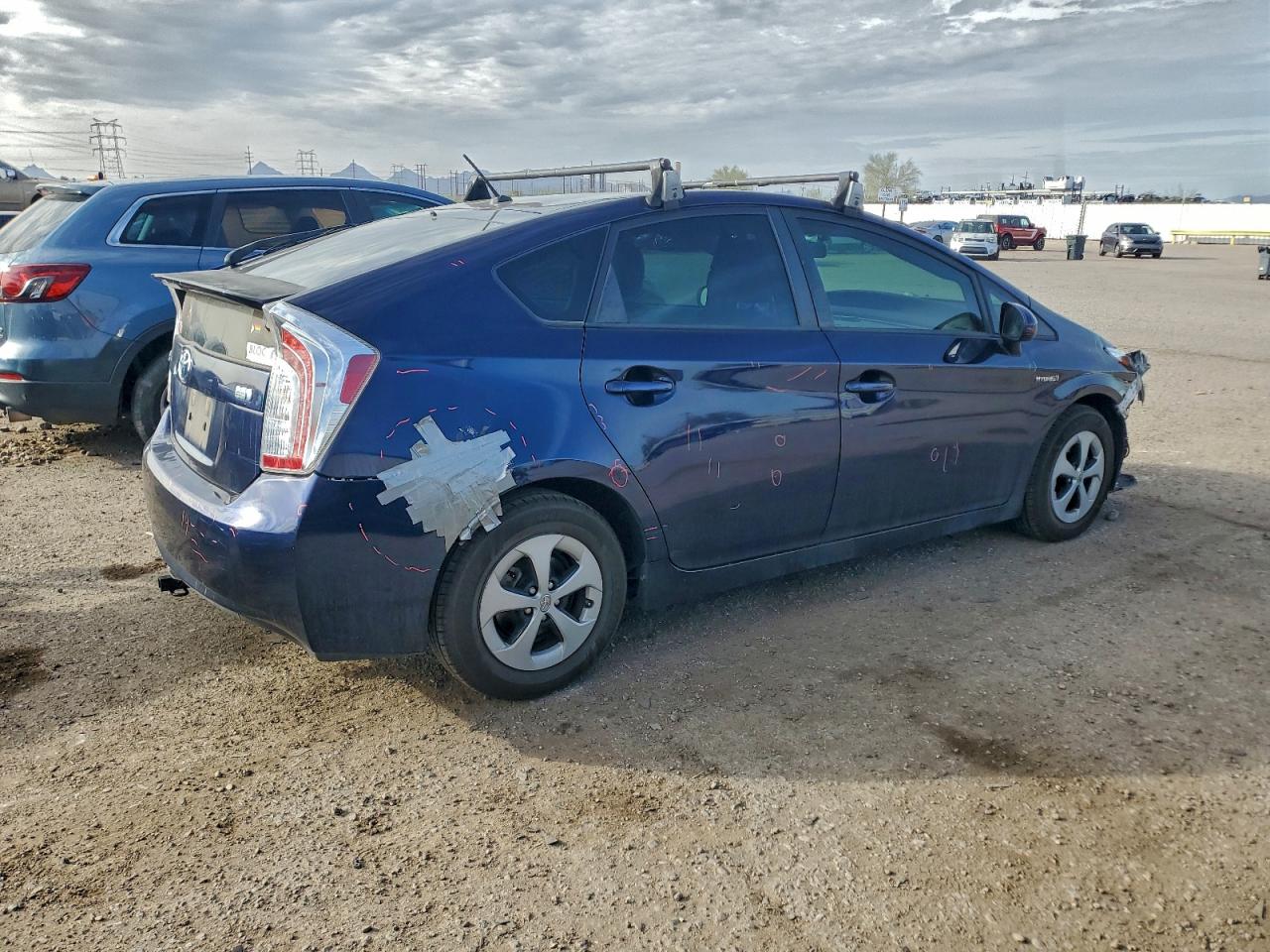 2015 TOYOTA PRIUS photo 3