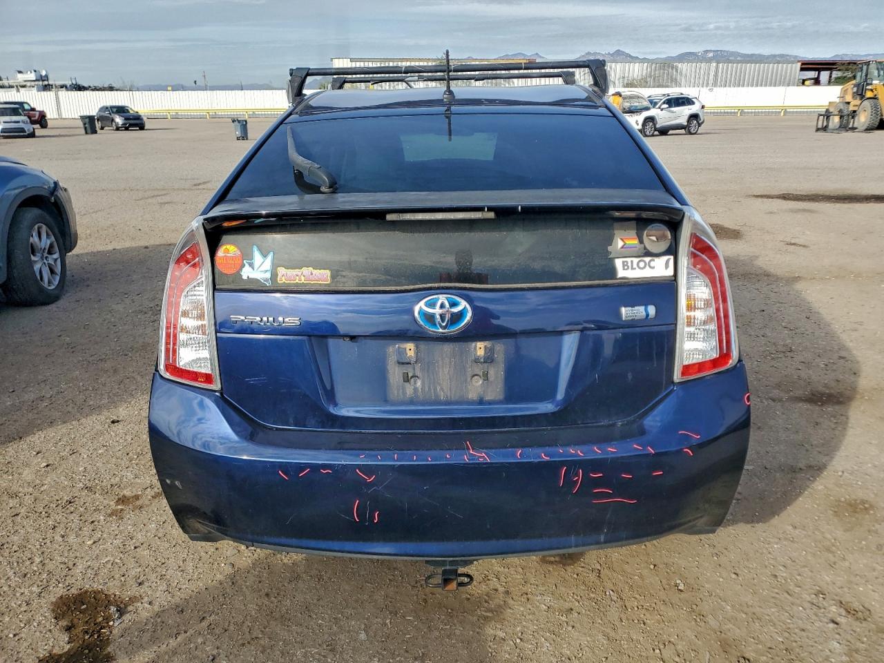 2015 TOYOTA PRIUS photo 6