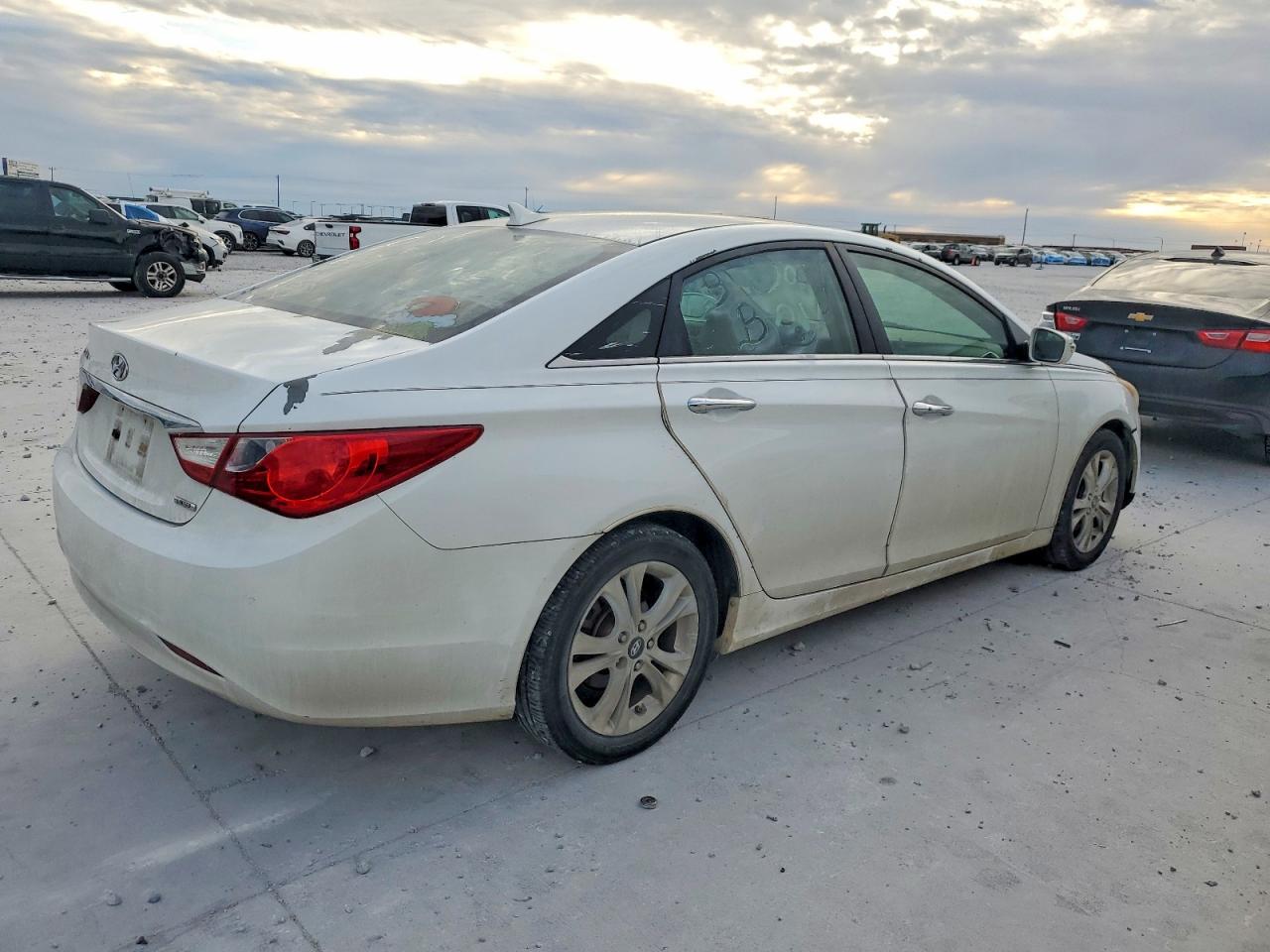 2011 HYUNDAI SONATA SE photo 5