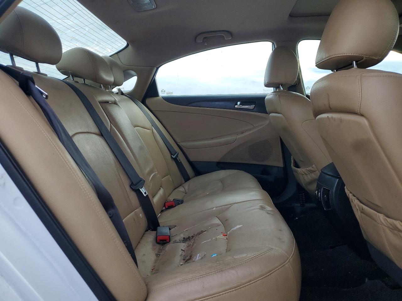 2011 HYUNDAI SONATA SE photo 19