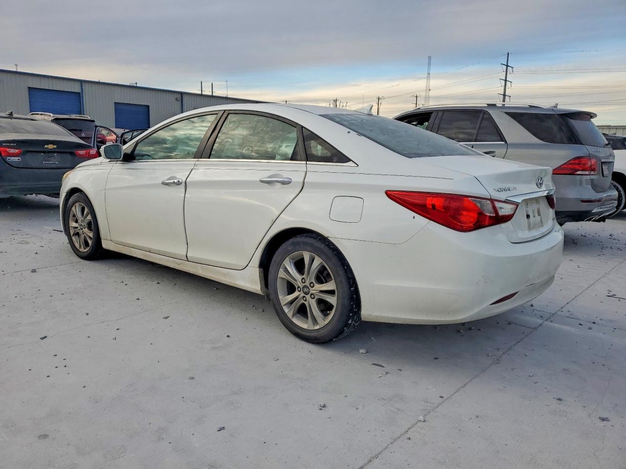 2011 HYUNDAI SONATA SE photo 3