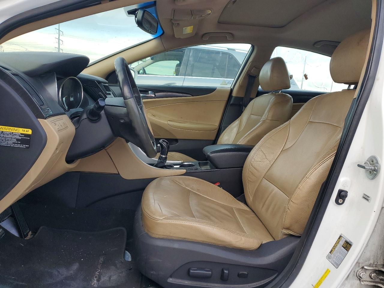 2011 HYUNDAI SONATA SE photo 13