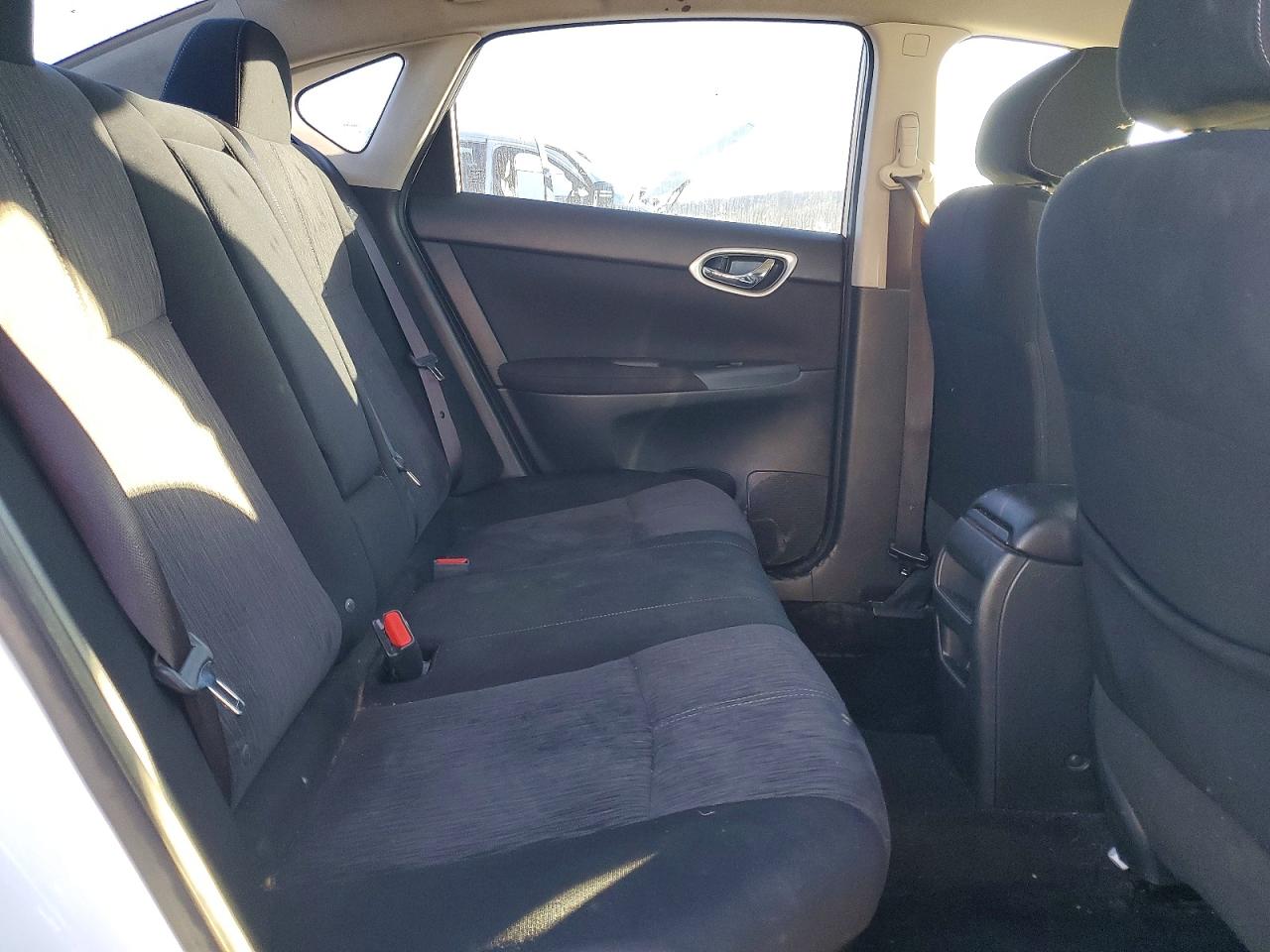 2015 NISSAN SENTRA S photo 10