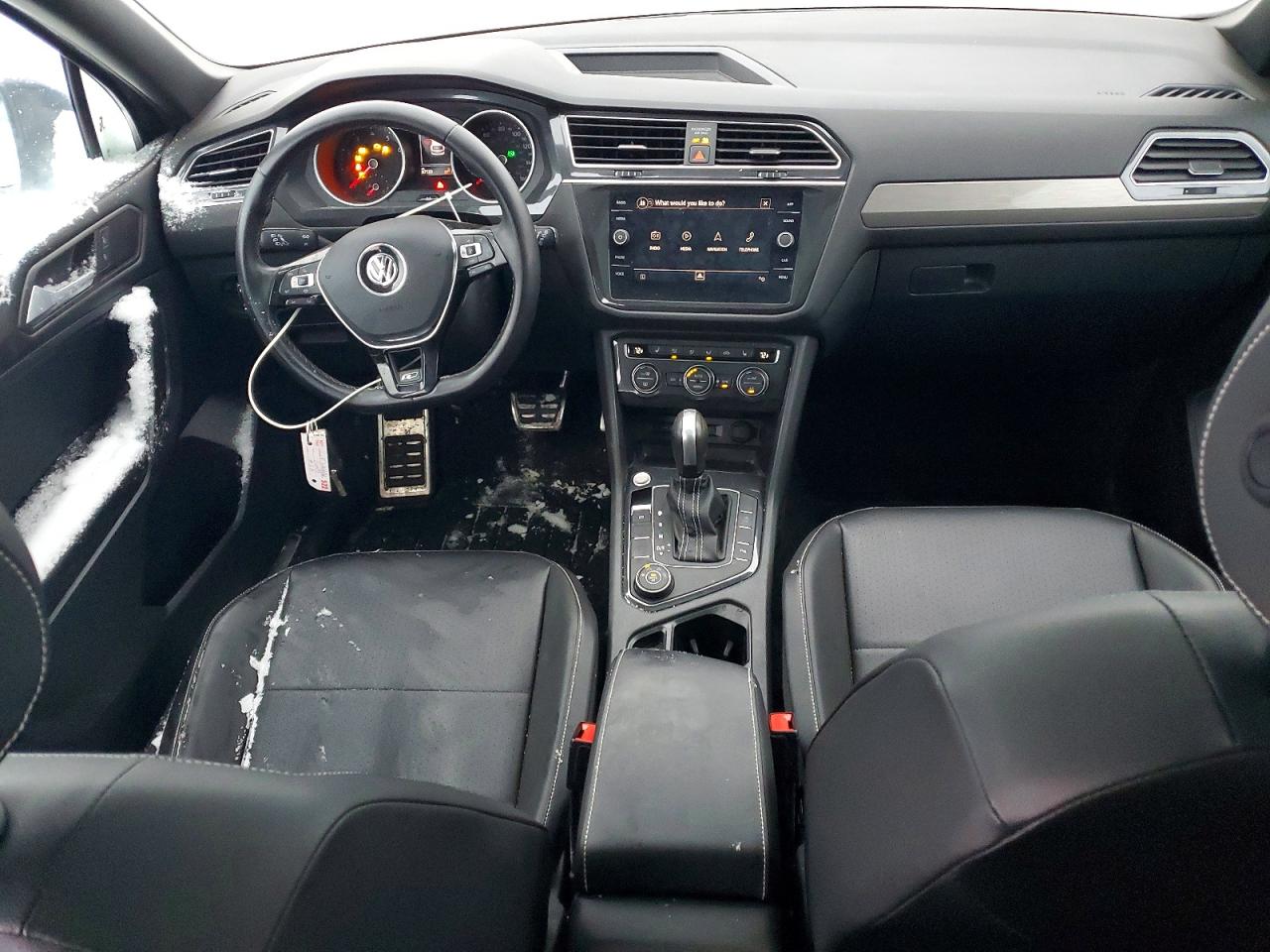 2021 VOLKSWAGEN TIGUAN SE photo 8