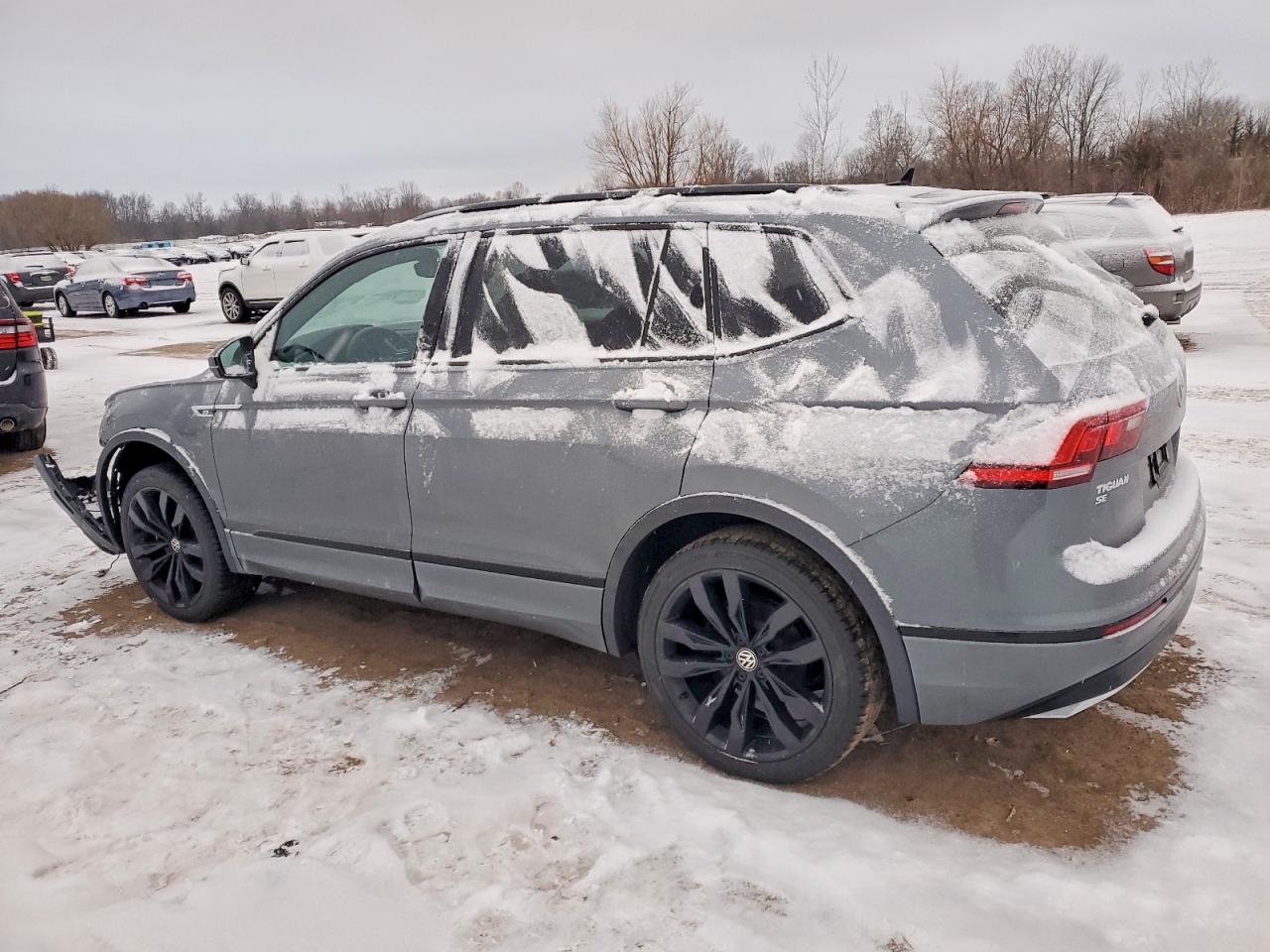 2021 VOLKSWAGEN TIGUAN SE photo 2