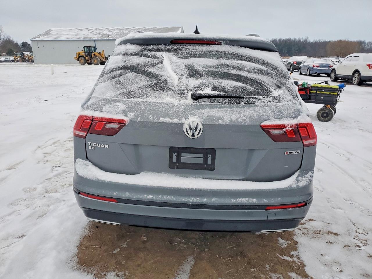 2021 VOLKSWAGEN TIGUAN SE photo 6