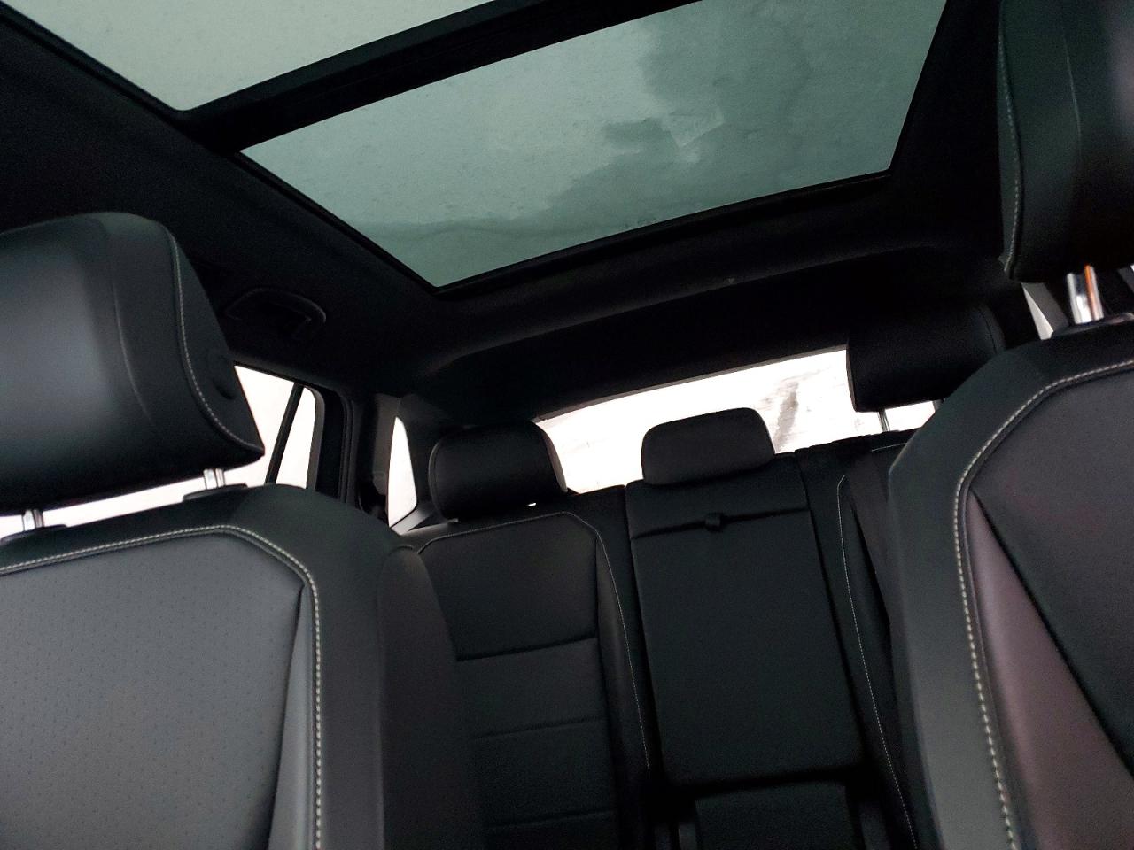 2021 VOLKSWAGEN TIGUAN SE photo 10