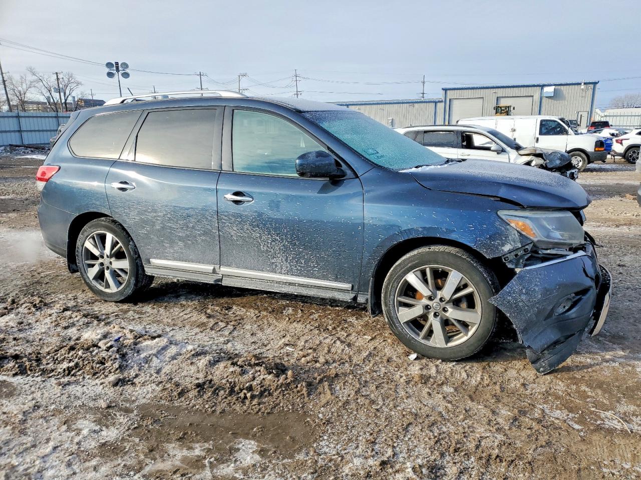 2013 NISSAN PATHFINDER S photo 4