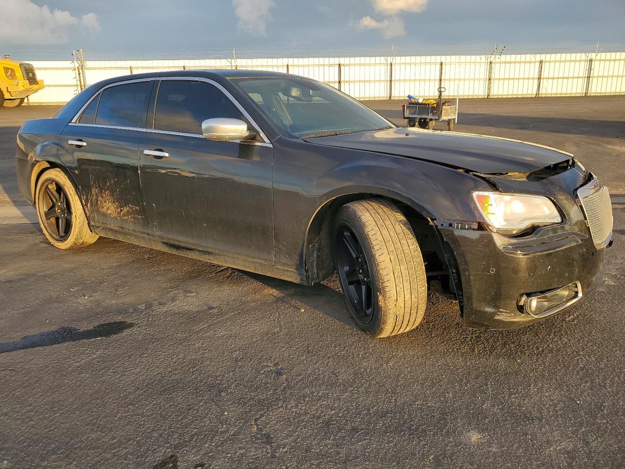 2013 CHRYSLER 300C VARVATOS photo 4