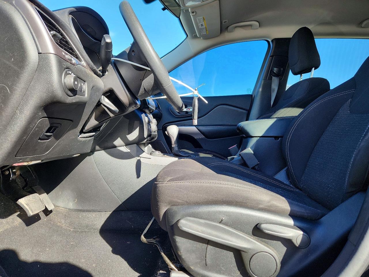 2019 JEEP CHEROKEE LATITUDE photo 13