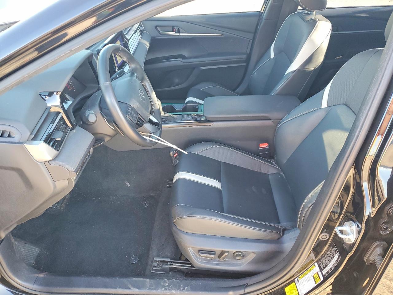 2025 TOYOTA CAMRY XSE photo 7